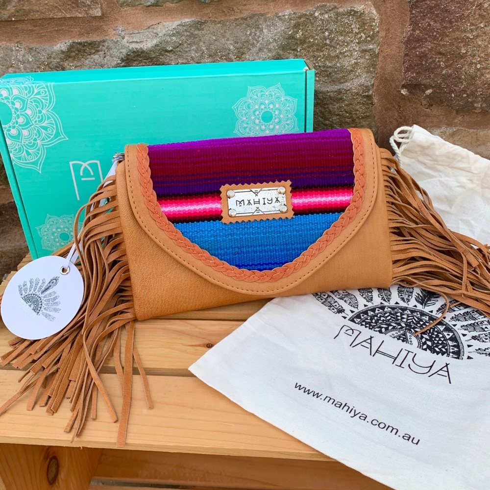 🎉HP🎉TOLOKA LEATHER/WOVEN CLUTCH WALLET/PURSE✨